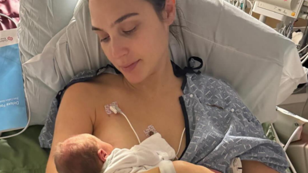 「私は何も聞こえなかったか、何も見えませんでした」：ワンダーウーマンのギャルガドットは彼女の恐ろしい妊娠経験を明らかにします