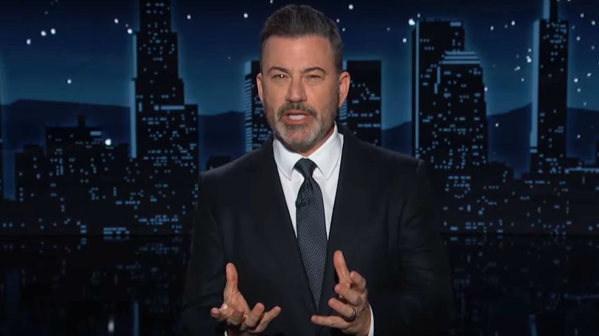 「軽く服用するものではない」：ジミー・キンメルは、クリスマスイベント中にNBCのフレーバーフラフの扱いを叩きます