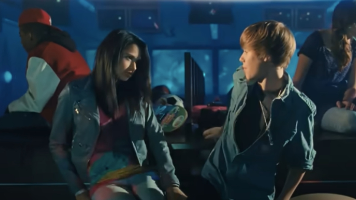 「彼のファンからあまり愛を得られなかった」:スターのジャスティンビーバーの「ベイビー」ミュージックビデオは、彼女の経験の高さと低いことを明らかにしています