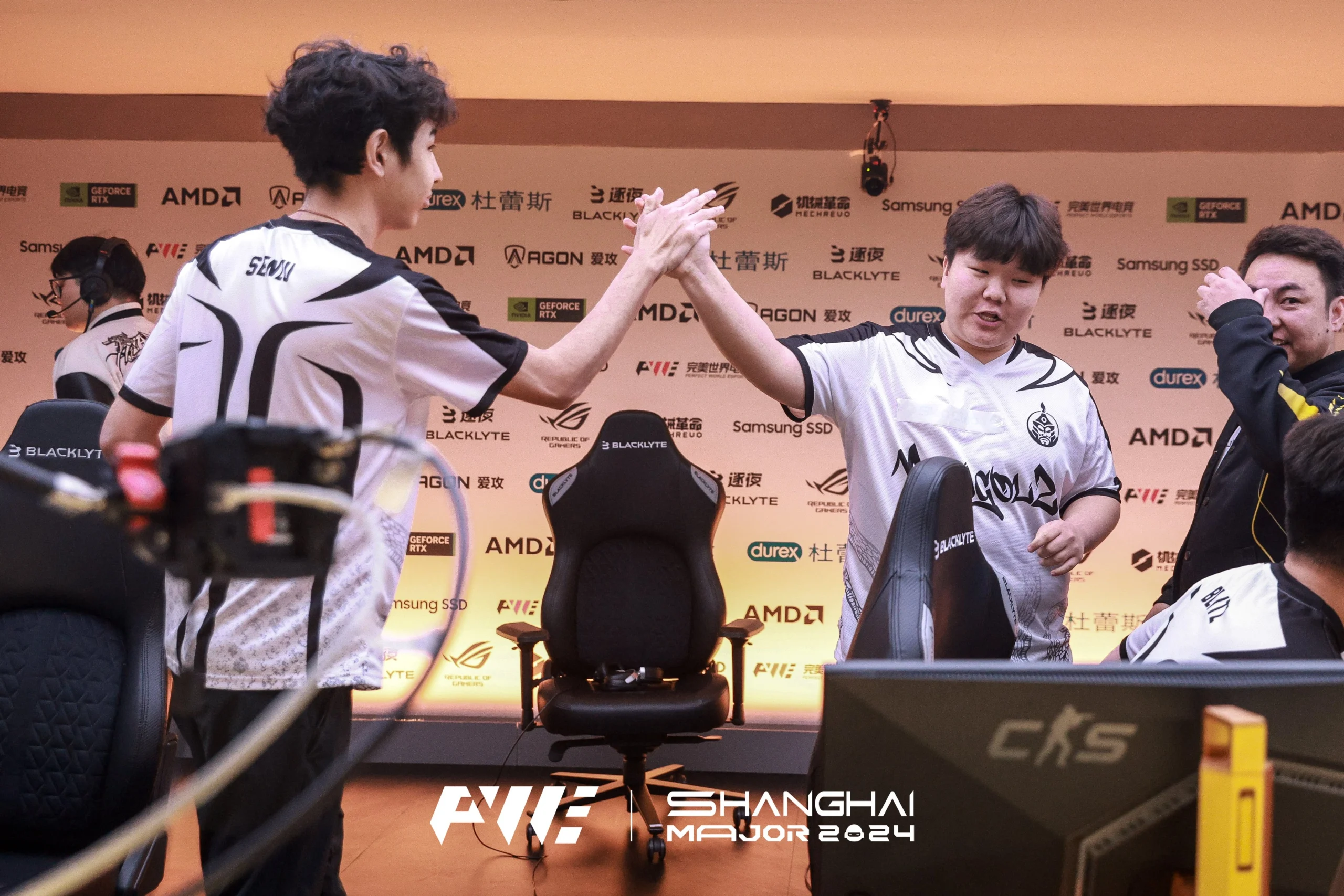 モンゴルツは、上海の主要な除去段階でムーズスポーツを止めます