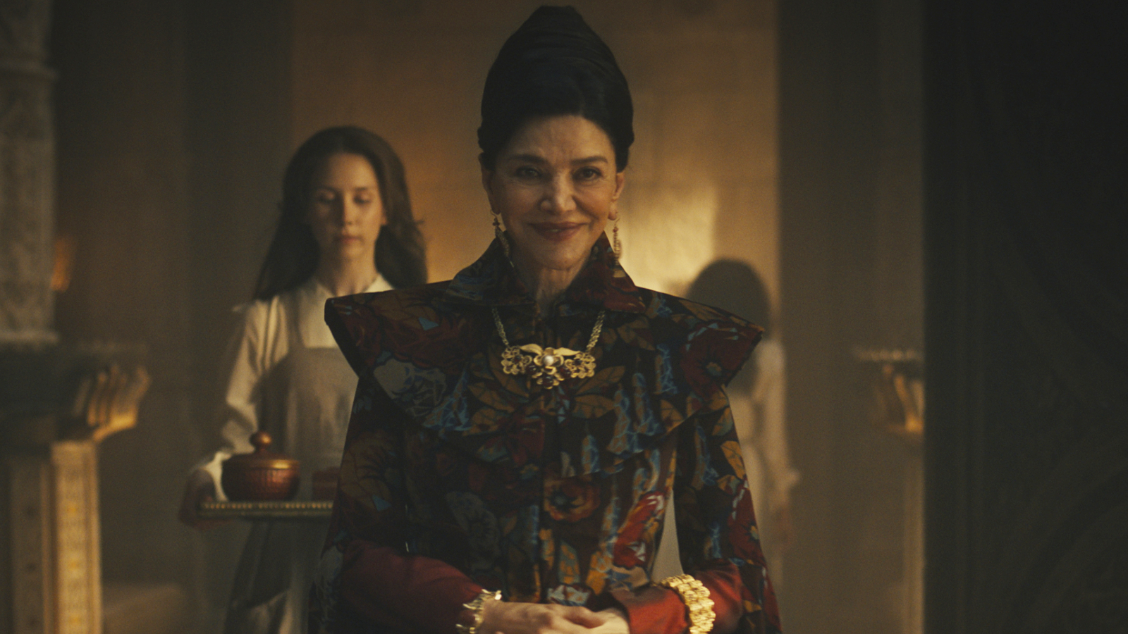 The Wheel of Timeシーズン3：Elaidaは黒いAjahの一部ですか？