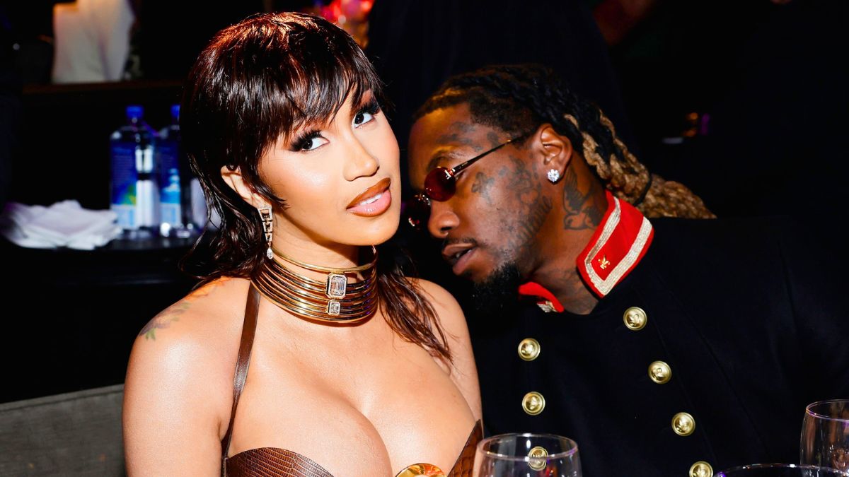 Cardi Bの元夫は離婚後に先に進むことができず、クラブで彼女を見て渇いたテキストを送っているのを見つけました