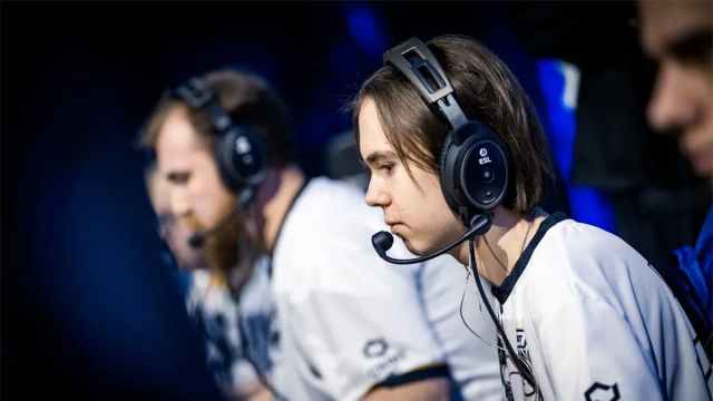 スピリットのドンクは、このマップは「s ** t」であると言い、cs2から削除するためにバルブを頼みます