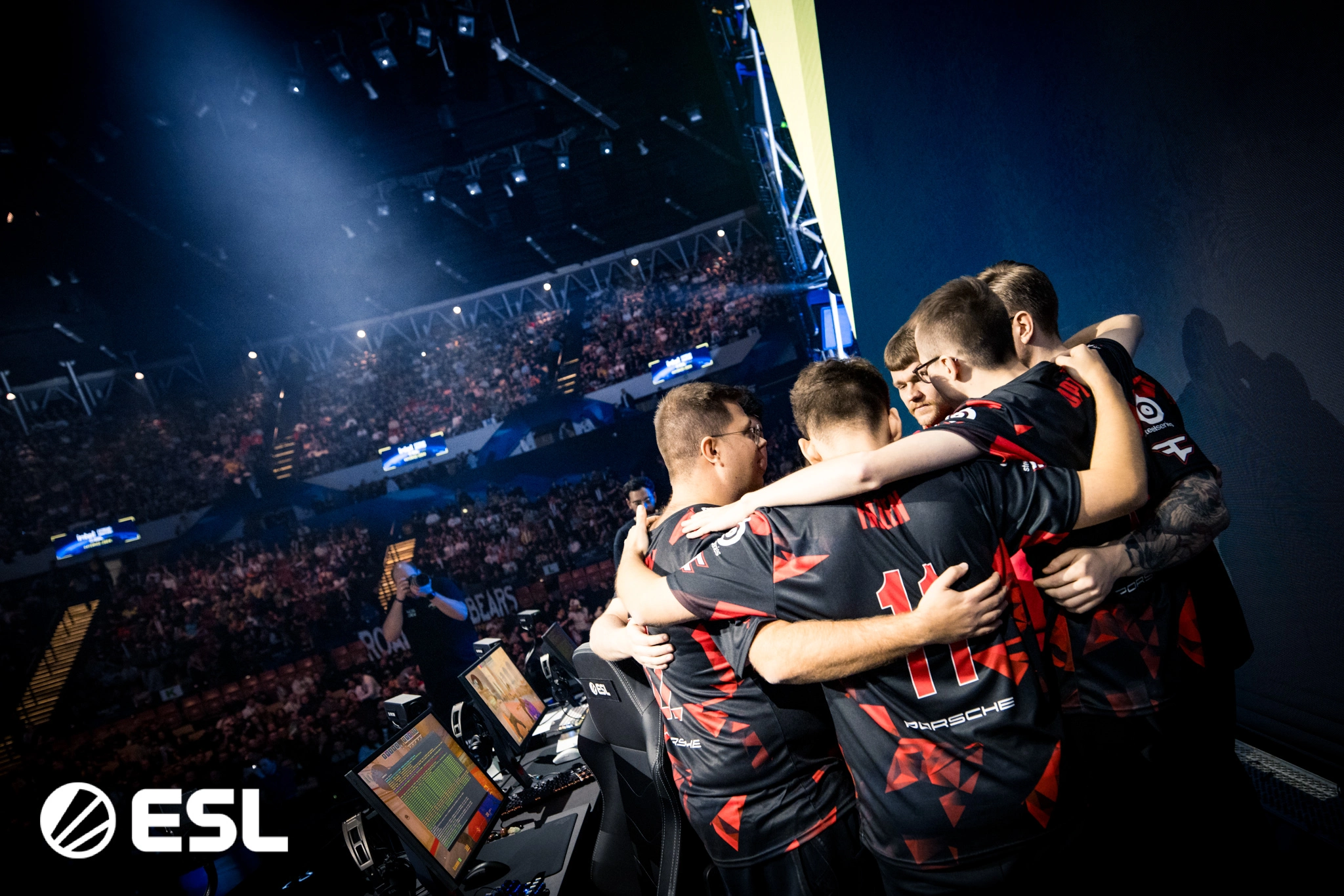 Faze ClanがG2を支配してIEM Katowice 2024の準決勝に到達する