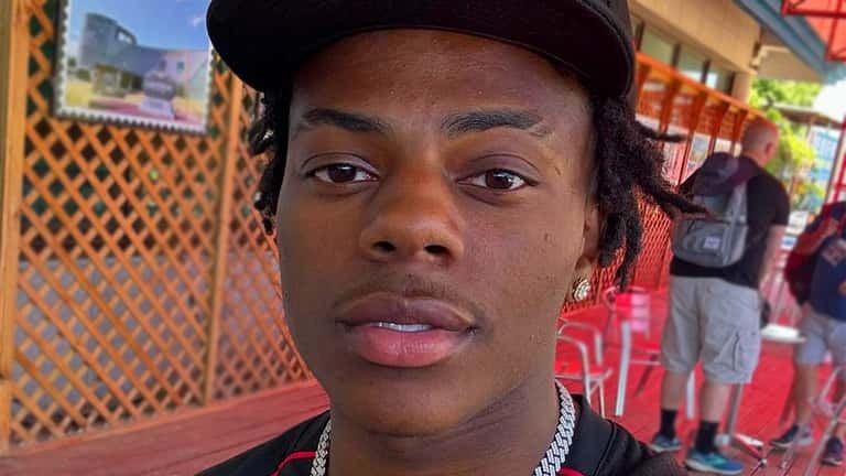 iShowspeedは、ワイルドチャイナストリーム中に3,700万人のYouTube購読者にヒットします