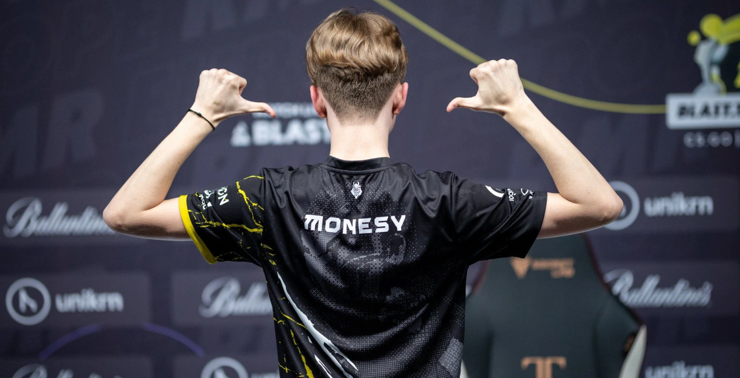 M0nesyは、PCプレーヤーオブザイヤーの2位にランクされています