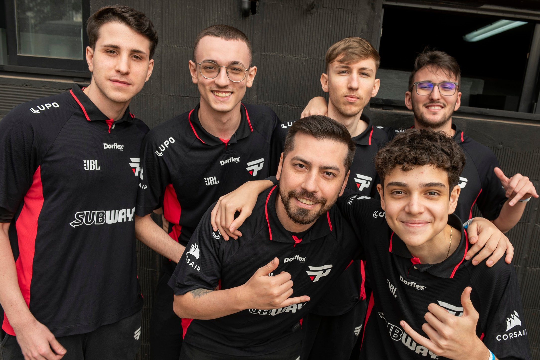 痛みは、爆風の賞金ステージ2で一族を驚かせます