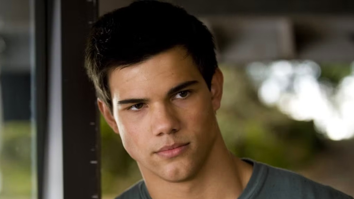 テイラー・ロートナーはまだトワイライトの終わりの主張を持つチームジェイコブです