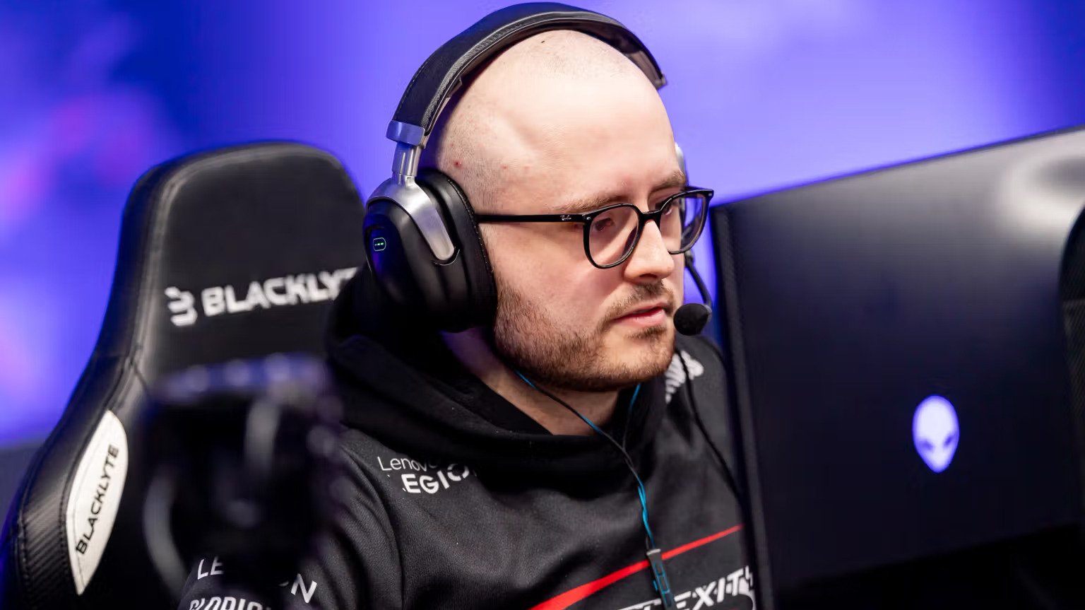 複雑な休暇カウンターストライクシーン：「eスポーツ経済は私たちにとって本当に挑戦的でした」