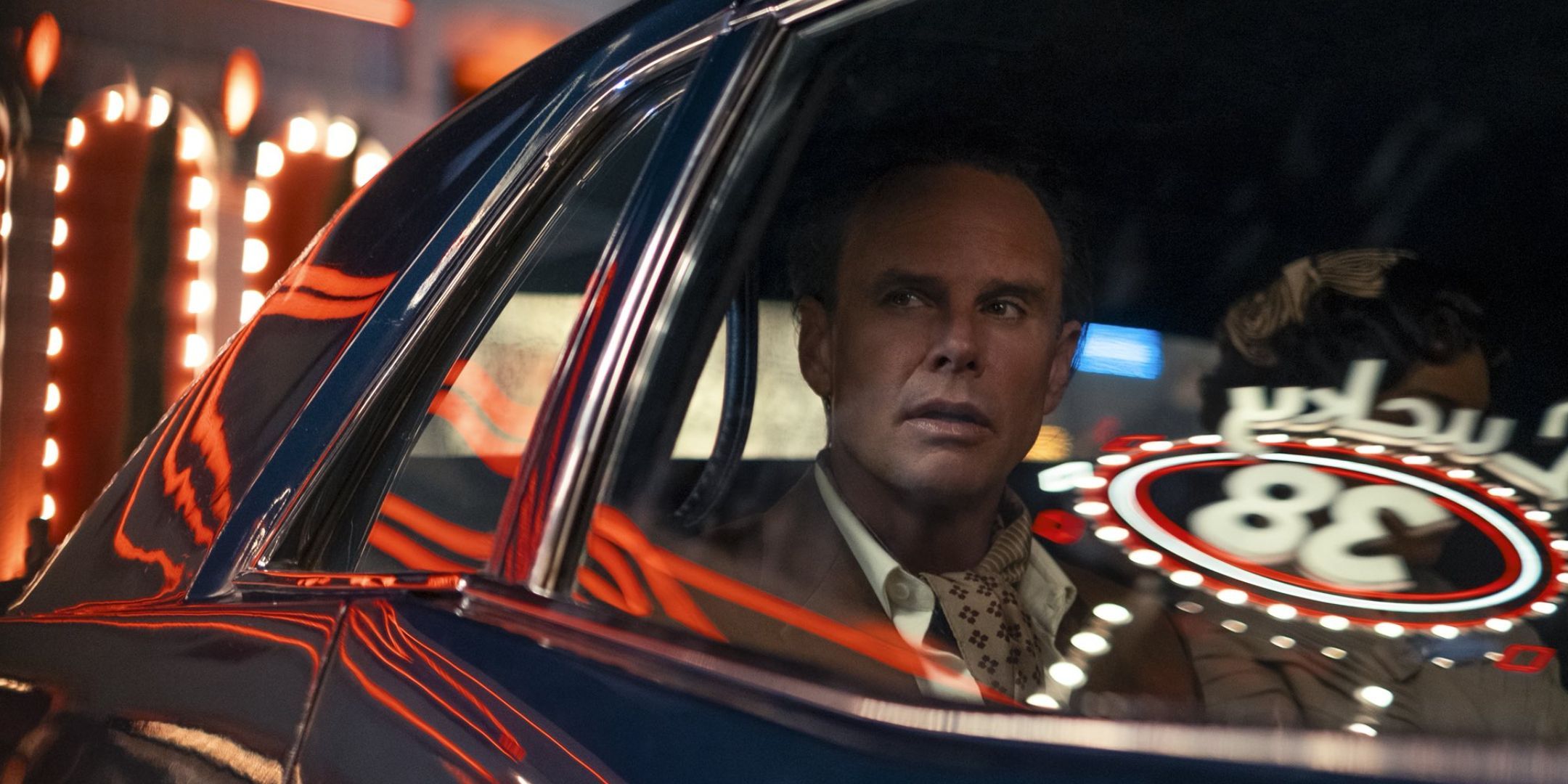 はい、フォールアウトシーズン2で戦前の新しいベガスにフラッシュバックを受けています