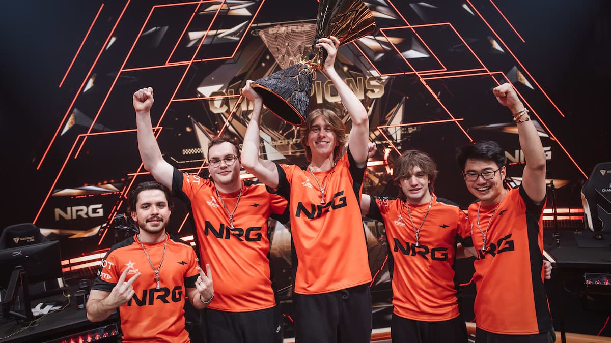 現実の勇敢なチャンピオンNRGのスターIglが最初に50万ドルのランドマークを超えました