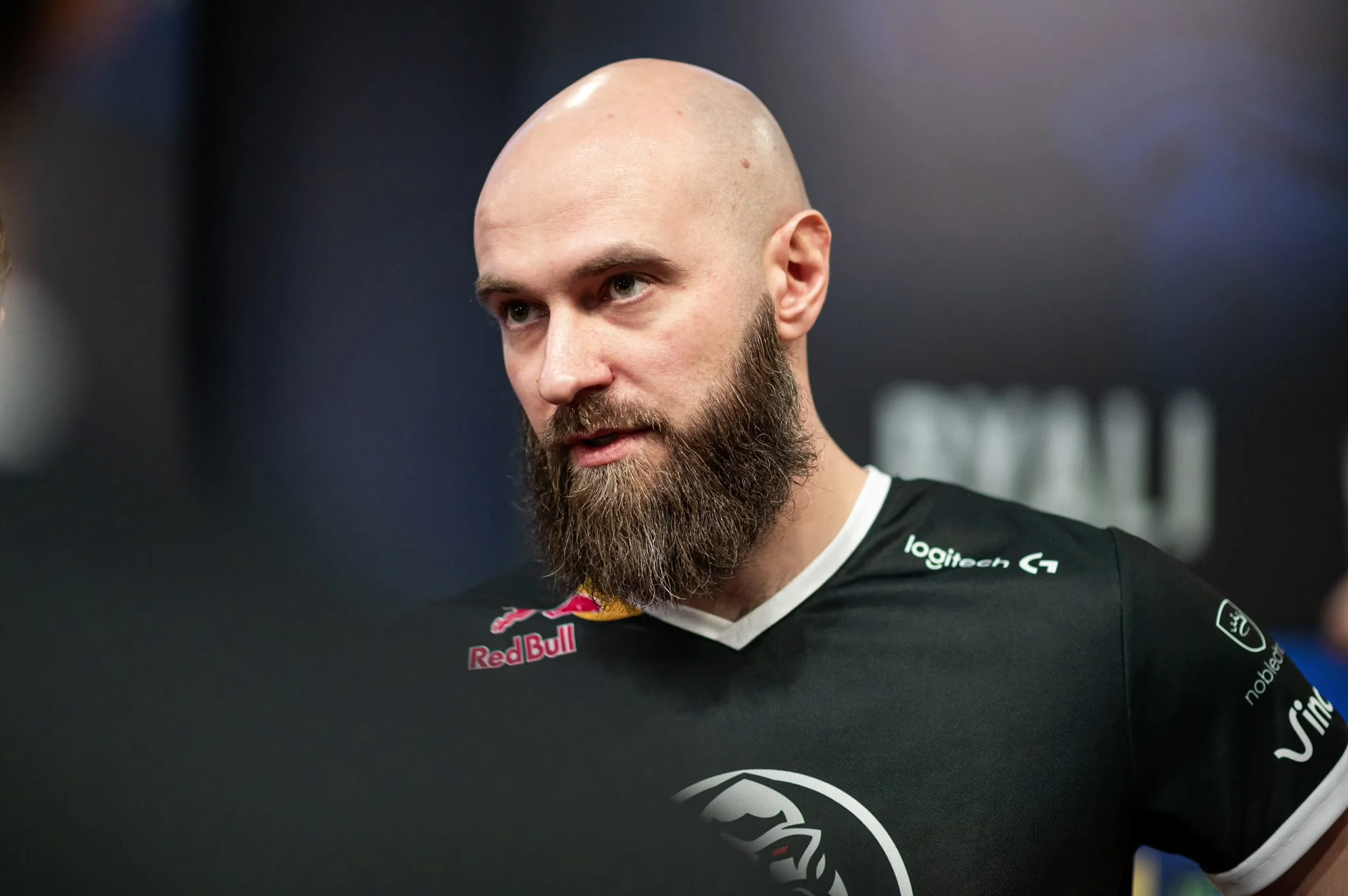 キューブはENCEを離れる