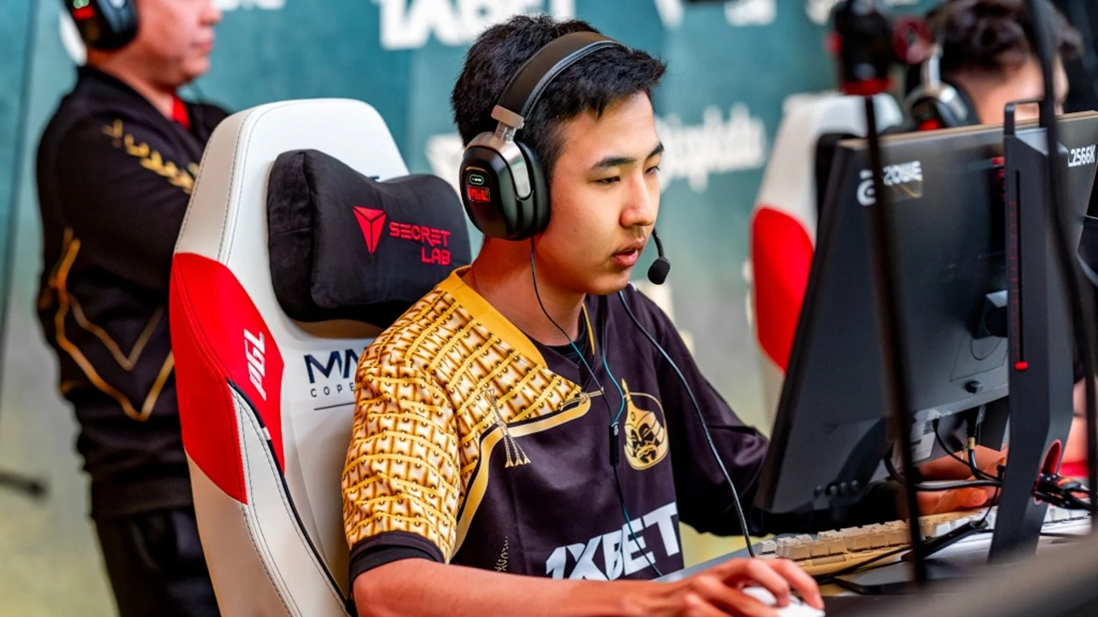 CS2 プロが上位 90 パーセンタイルを達成し、Dota 2 での優位性を示す